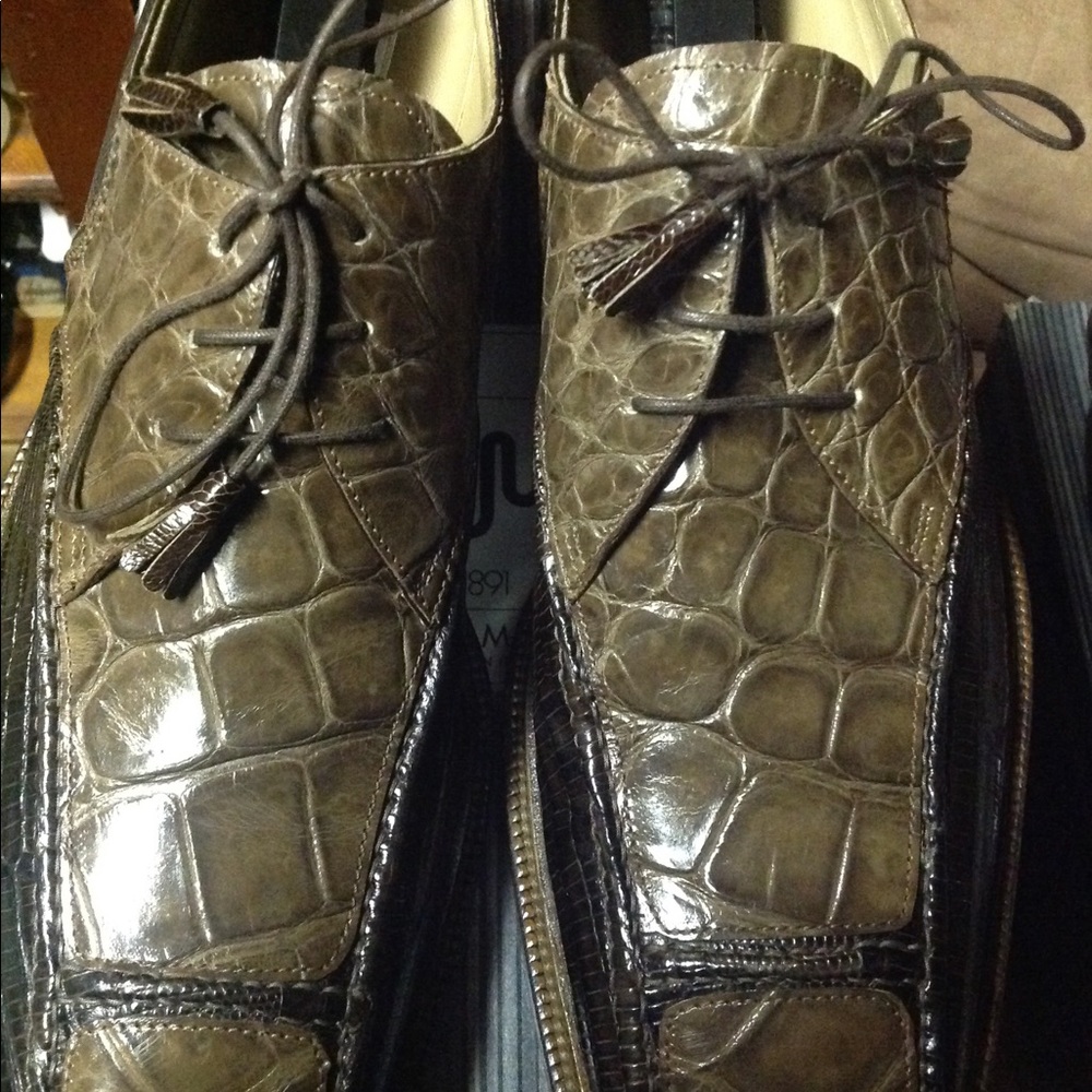 Men’s shoes.